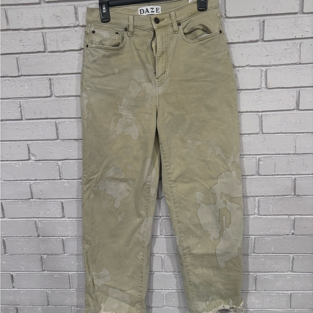 Daze Khaki Distressed Jeans‎